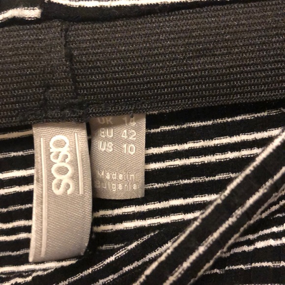 Long tight skirt. - Picture 3 of 3